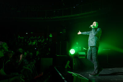 OMD @ Koninklijk Circus, picture 1, photographed by David Johnson - FrontView Magazine