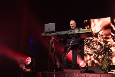 OMD @ Koninklijk Circus, picture 8, photographed by David Johnson - FrontView Magazine