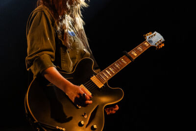 Emily Wolfe @ Ancienne Belgique, picture 11, photographed by Jürgen Bruynooghe - FrontView Magazine