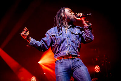 Black Pumas @ Vorst Nationaal, picture 5, photographed by Peter Smet - FrontView Magazine