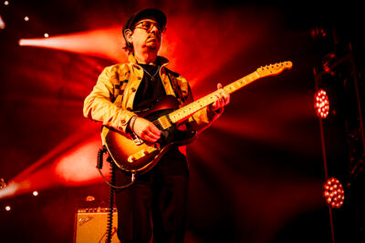 Black Pumas @ Vorst Nationaal, picture 6, photographed by Peter Smet - FrontView Magazine