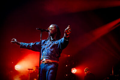 Black Pumas @ Vorst Nationaal, picture 8, photographed by Peter Smet - FrontView Magazine
