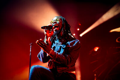 Black Pumas @ Vorst Nationaal, picture 11, photographed by Peter Smet - FrontView Magazine