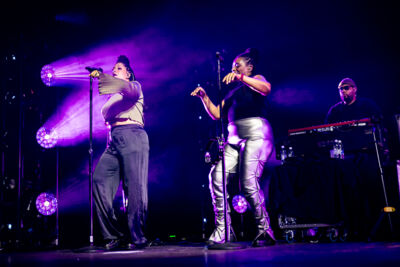 Black Pumas @ Vorst Nationaal, picture 14, photographed by Peter Smet - FrontView Magazine