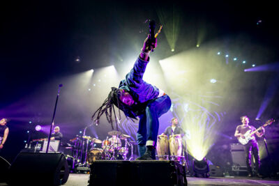 Black Pumas @ Vorst Nationaal, picture 16, photographed by Peter Smet - FrontView Magazine