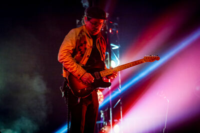 Black Pumas @ Vorst Nationaal, picture 20, photographed by Peter Smet - FrontView Magazine