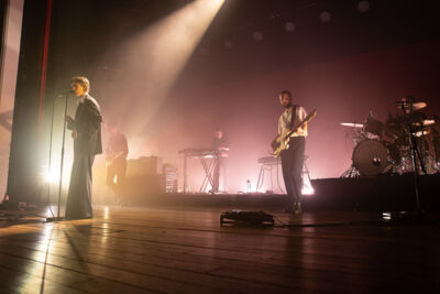 Whispering Sons @ De Roma, picture 4, photographed by David Johnson - FrontView Magazine
