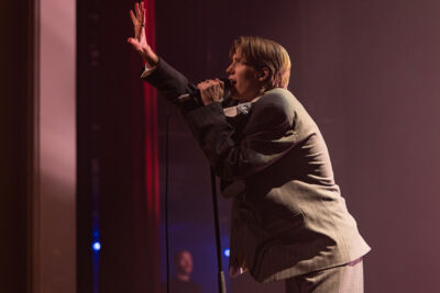Whispering Sons @ De Roma, picture 6, photographed by David Johnson - FrontView Magazine