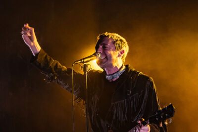 Miles Kane @ Bootstraat, picture 8, photographed by Jürgen Bruynooghe - FrontView Magazine