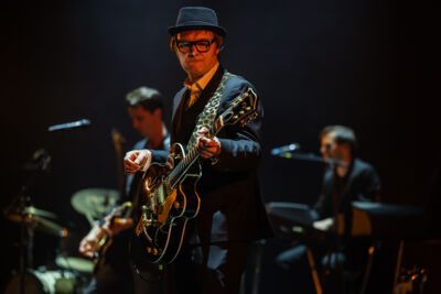Hooverphonic 20th Anniversary Tour @ Koningin Elisabethzaal, picture 6, photographed by Marc Verdonck - FrontView Magazine