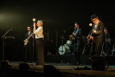 Hooverphonic 20th Anniversary Tour @ Koningin Elisabethzaal, picture 14, photographed by Marc Verdonck - FrontView Magazine