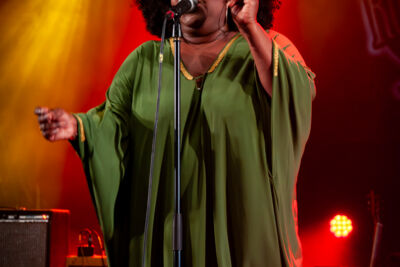 Michelle David & the True Tones @ Roots & Roses, picture 3, photographed by Jurgen Van De Maele - FrontView Magazine