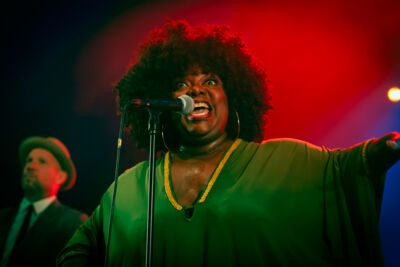 Michelle David & the True Tones @ Roots & Roses, picture 6, photographed by Jurgen Van De Maele - FrontView Magazine