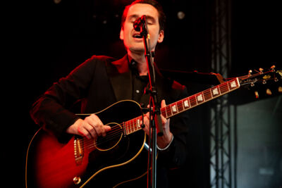 The Golden Glows @ Roots & Roses, picture 3, photographed by Jurgen Van De Maele - FrontView Magazine