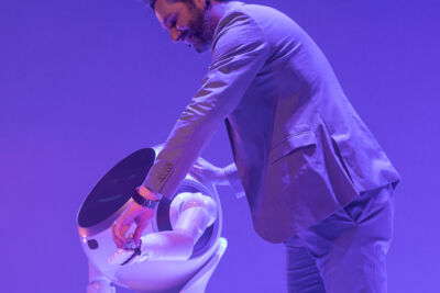 Lieven Scheire @ Het Depot, picture 2, photographed by Jürgen Bruynooghe - FrontView Magazine