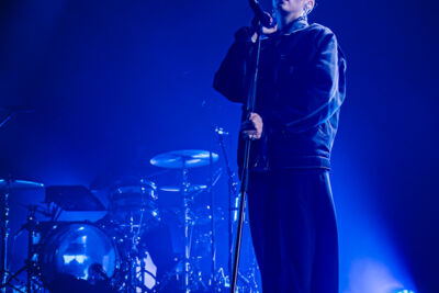 Pvris @ Ancienne Belgique, picture 2, photographed by Dorien Goetschalckx - FrontView Magazine