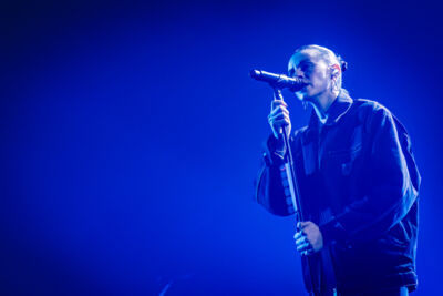 Pvris @ Ancienne Belgique, picture 3, photographed by Dorien Goetschalckx - FrontView Magazine