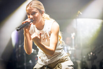 Pommelien Thijs @ Gladiolen, picture 14, photographed by Peter Smet - FrontView Magazine