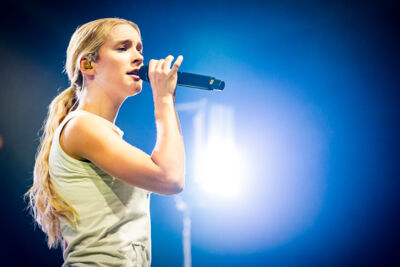 Pommelien Thijs @ Gladiolen, picture 15, photographed by Peter Smet - FrontView Magazine