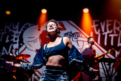 Selah Sue @ Gladiolen, picture 16, photographed by Peter Smet - FrontView Magazine