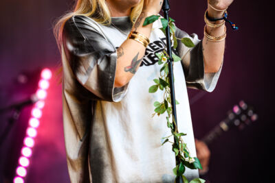 Roxeanne Hazes @ Parkfeest Oosterhout, picture 4, photographed by Kitty van de Waart - FrontView Magazine