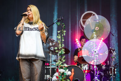 Roxeanne Hazes @ Parkfeest Oosterhout, picture 5, photographed by Kitty van de Waart - FrontView Magazine