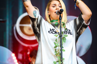 Roxeanne Hazes @ Parkfeest Oosterhout, picture 6, photographed by Kitty van de Waart - FrontView Magazine