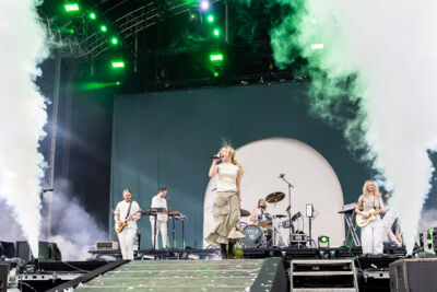 Pommelien Thijs @ Vestrock 2024 dag 2, picture 41, photographed by Marc Verdonck - FrontView Magazine