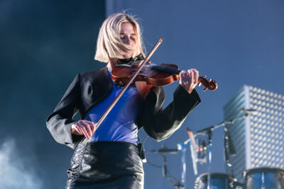 Son Mieux @ Vestrock 2024 dag 2, picture 1, photographed by Marc Verdonck - FrontView Magazine