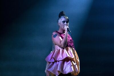 Bikini Kill @ de Roma, picture 3, photographed by Sandra Van Watermeulen - FrontView Magazine