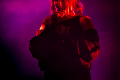 Chelsea Wolfs @ Ancienne Belgique, picture 5, photographed by Jurgen Van De Maele - FrontView Magazine