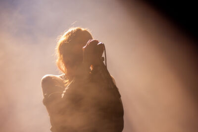 Chelsea Wolfs @ Ancienne Belgique, picture 8, photographed by Jurgen Van De Maele - FrontView Magazine