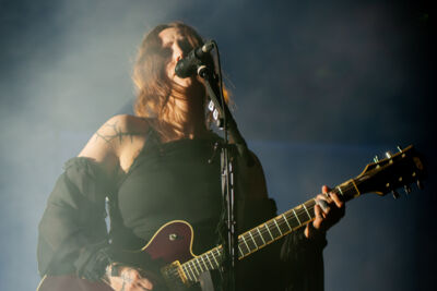 Chelsea Wolfs @ Ancienne Belgique, picture 9, photographed by Jurgen Van De Maele - FrontView Magazine