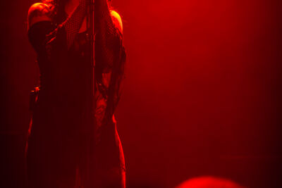 Kælan Mikla @ Ancienne Belgique, picture 6, photographed by Jurgen Van De Maele - FrontView Magazine