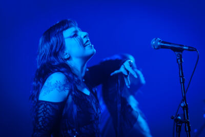 Kælan Mikla @ Ancienne Belgique, picture 14, photographed by Jurgen Van De Maele - FrontView Magazine