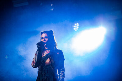 Davina Michelle @ Genk on stage, picture 18, photographed by Leen Verlinden - FrontView Magazine