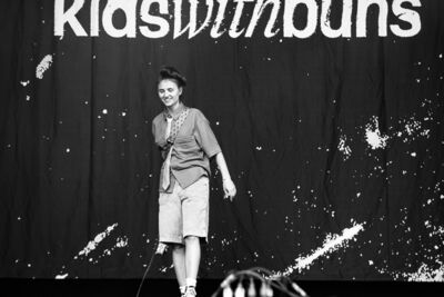Kids With Buns @ Cactus festival, picture 9, photographed by Anais Callens - FrontView Magazine