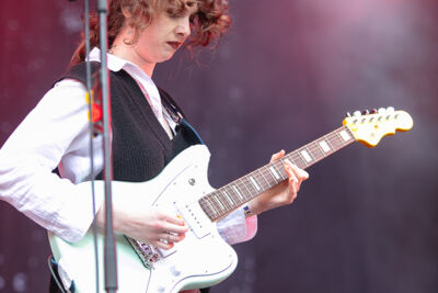 Kids With Buns @ Cactus festival, picture 17, photographed by Anais Callens - FrontView Magazine