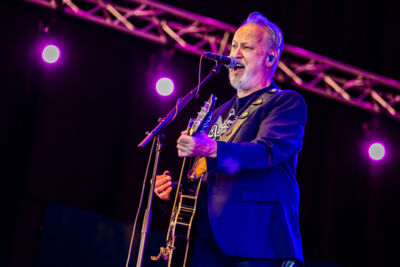 Nevenproject @ Bospop, picture 2, photographed by Dorien Goetschalckx - FrontView Magazine