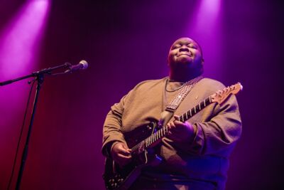 Christone 'Kingfish' Ingram @ Bospop, foto 8, foto's door Dorien Goetschalckx - FrontView Magazine