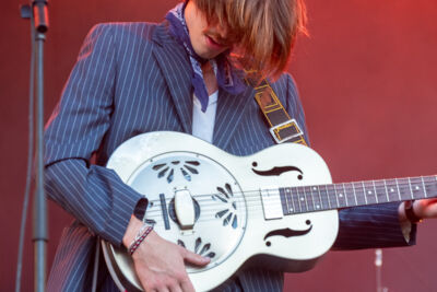 Iskander Moon @ Kneistival, picture 15, photographed by Bart Janssens - FrontView Magazine