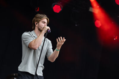 Maksim @ Beach Festival Nieuwpoort 2024 dag 3, picture 1, photographed by Marc Verdonck - FrontView Magazine