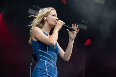 Olivia @ Beach Festival Nieuwpoort 2024 dag 3, picture 12, photographed by Marc Verdonck - FrontView Magazine