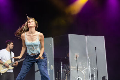 Olivia @ Beach Festival Nieuwpoort 2024 dag 3, picture 18, photographed by Marc Verdonck - FrontView Magazine
