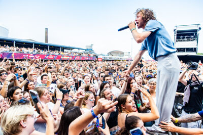 Compact Disk Dummies @ Suikerrock, picture 6, photographed by Dorien Goetschalckx - FrontView Magazine
