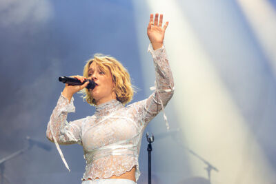 Pommelien Thijs @ Lokerse Feesten 2024, foto 7, foto's door Edwin Houdevelt - FrontView Magazine
