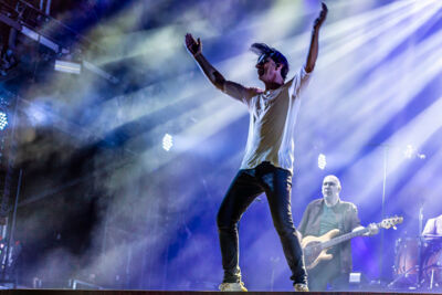 Clouseau @ De Lokerse Feesten 2024, picture 7, photographed by Edwin Houdevelt - FrontView Magazine