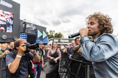Compact Disk Dummies @ Lokerse Feesten 2024, picture 12, photographed by Marc Verdonck - FrontView Magazine