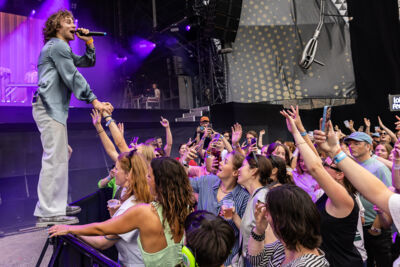 Compact Disk Dummies @ Lokerse Feesten 2024, picture 31, photographed by Marc Verdonck - FrontView Magazine