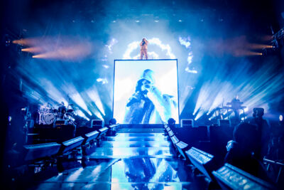 Oscar And The Wolf @ Suikerrock 2024, picture 8, photographed by Peter Smet - FrontView Magazine